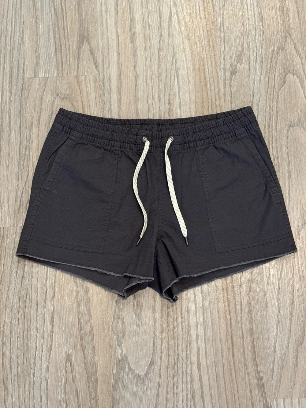Vuori Vintage Ripstop Shorts Charcoal Gray Raw Hem Summer Size Small Womens